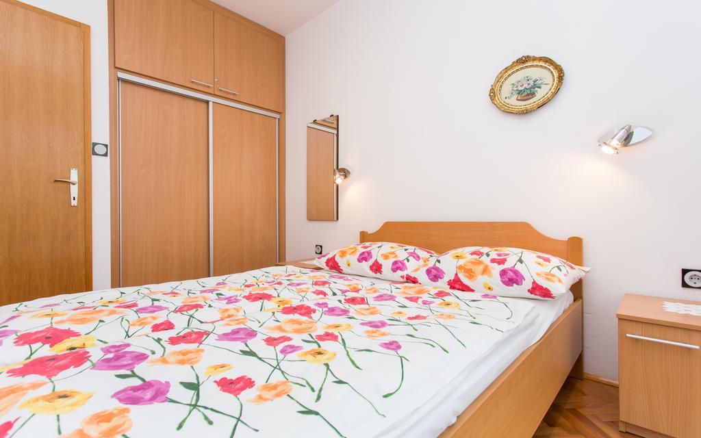 Apartments Lucija Baška Exterior foto