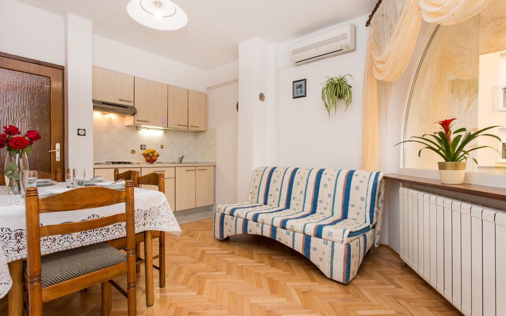 Apartments Lucija Baška Exterior foto